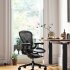 Fauteuil Aeron graphite taille B en ambiance bureau